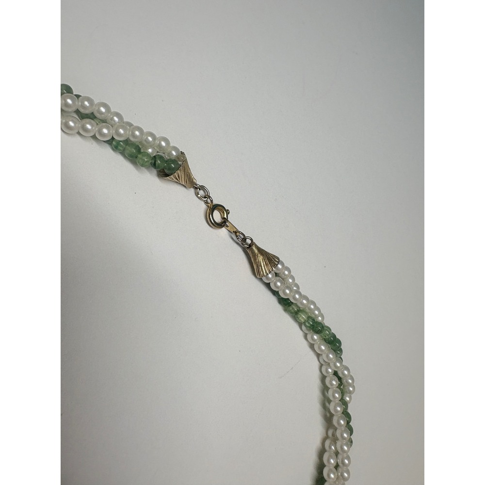 Vintage Triple Strand White Faux Pearl and Green Glass Bead Necklace Gold Tone - Picture 4 of 6